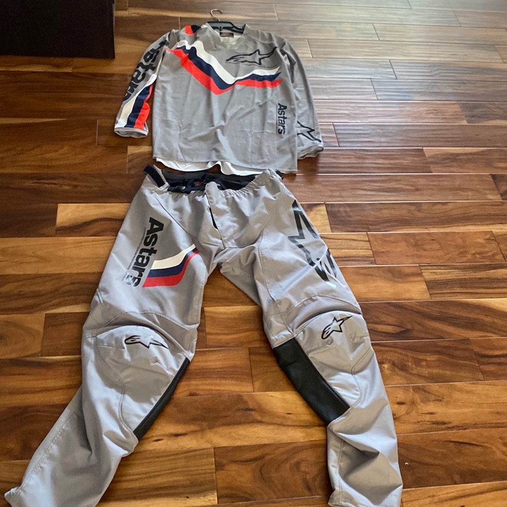 NWOT-official Alpinestars motocross set